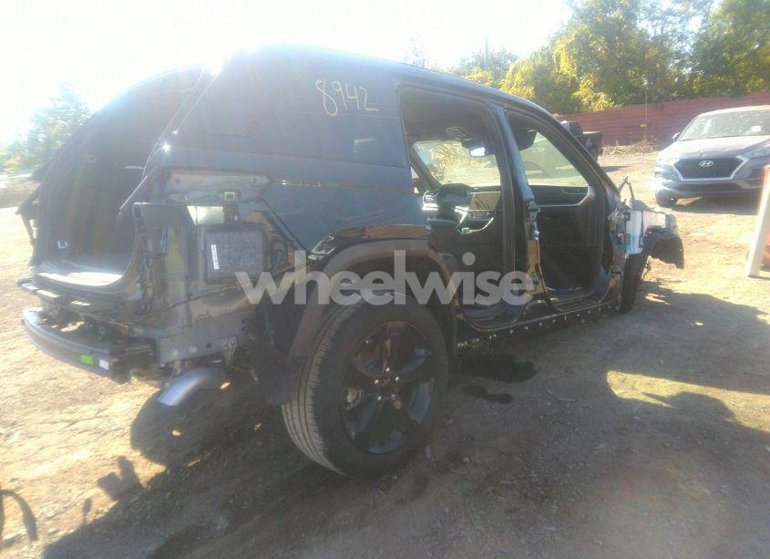 Photo 4 of 2024 Jeep Grand CHEROKEE LIMITED 4X4 (VIN 1C4RJHBG7R8558942)