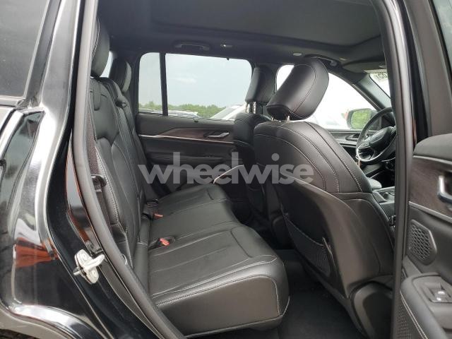 Photo 4 of 2024 JEEP GRAND CHEROKEE LIMITED (VIN 1C4RJHBG7RC103456)