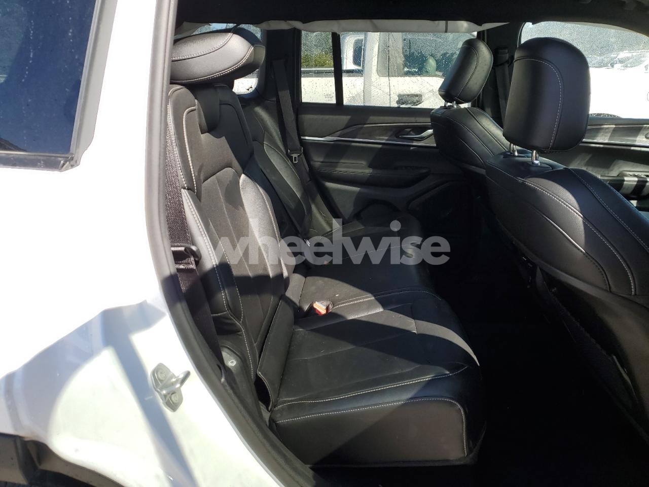 Photo 11 of 2025 JEEP GRAND CHEROKEE LIMITED (VIN 1C4RJHBG7SC268378)