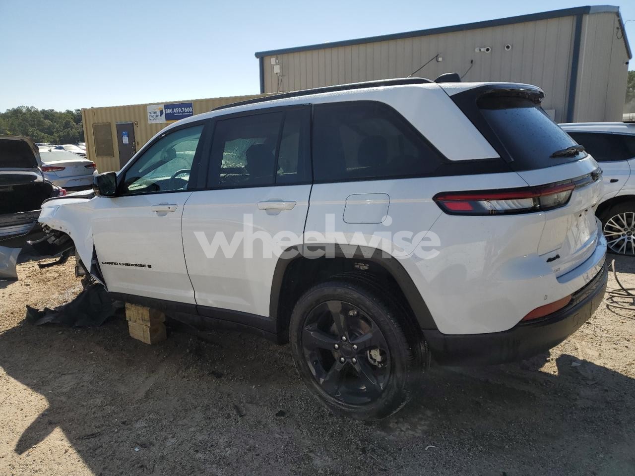 Photo 2 of 2025 JEEP GRAND CHEROKEE LIMITED (VIN 1C4RJHBG7SC268378)