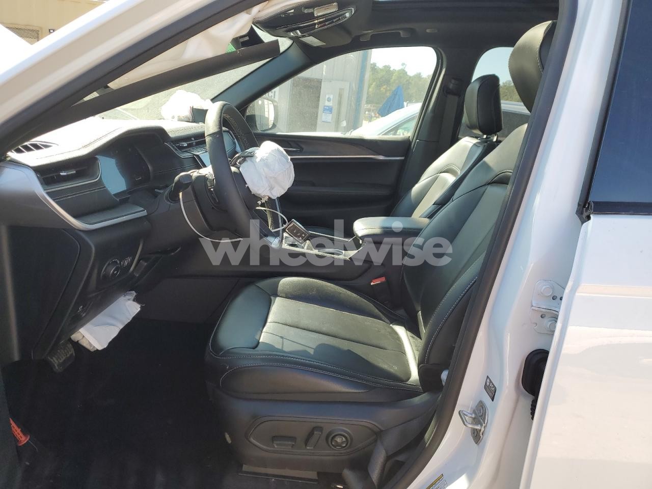 Photo 7 of 2025 JEEP GRAND CHEROKEE LIMITED (VIN 1C4RJHBG7SC268378)