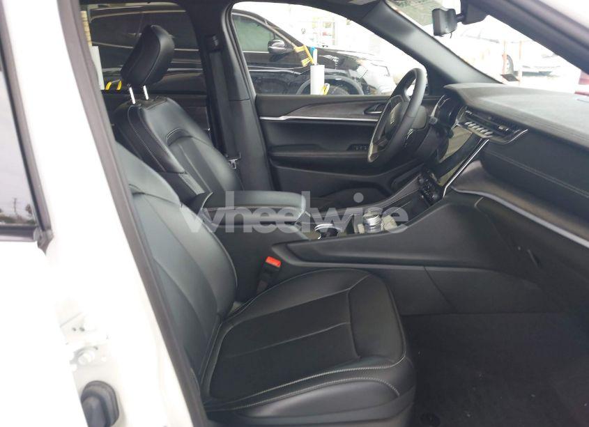 Photo 5 of 2024 Jeep Grand CHEROKEE LIMITED 4X4 (VIN 1C4RJHBG8RC225095)