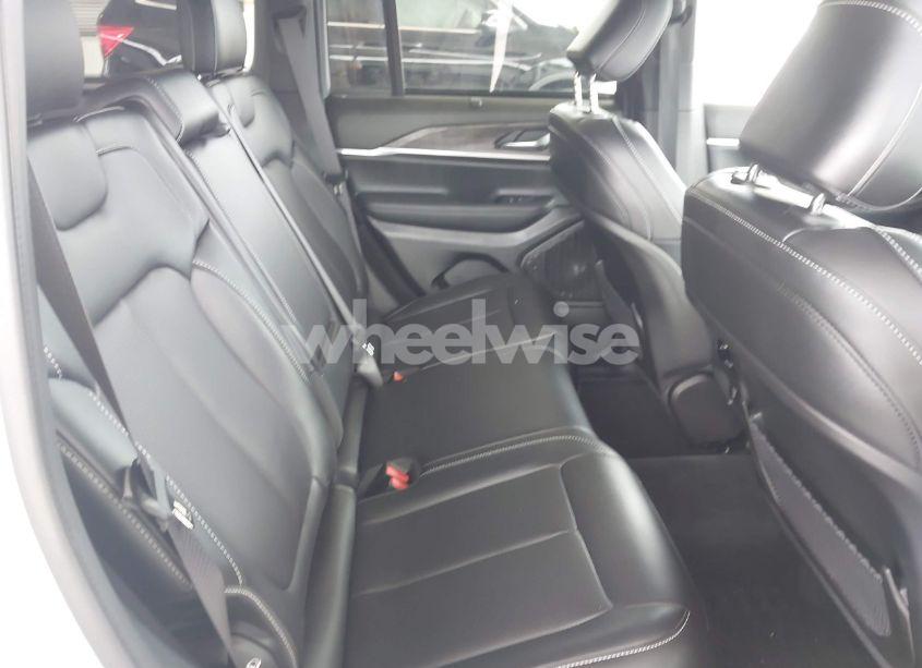 Photo 8 of 2024 Jeep Grand CHEROKEE LIMITED 4X4 (VIN 1C4RJHBG8RC225095)