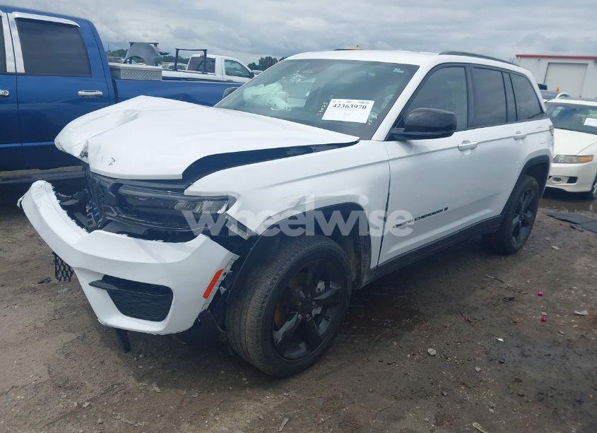 Photo 2 of 2023 Jeep Grand CHEROKEE LIMITED 4X4 (VIN 1C4RJHBG9PC533387)