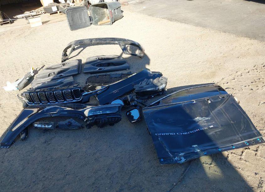 Photo 12 of 2023 Jeep Grand CHEROKEE LIMITED 4X4 (VIN 1C4RJHBG9PC645381)