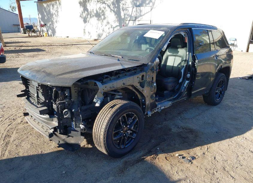 Photo 2 of 2023 Jeep Grand CHEROKEE LIMITED 4X4 (VIN 1C4RJHBG9PC645381)