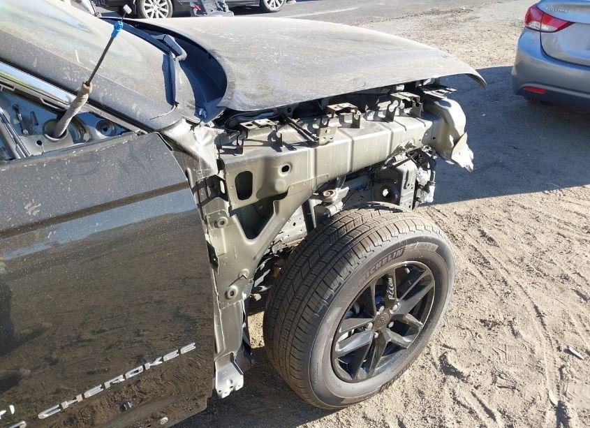 Photo 21 of 2023 Jeep Grand CHEROKEE LIMITED 4X4 (VIN 1C4RJHBG9PC645381)