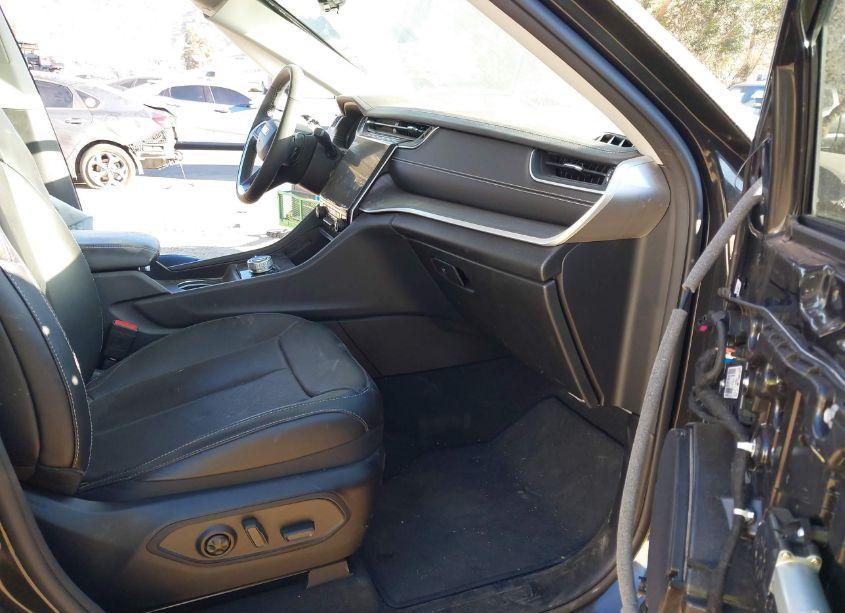 Photo 5 of 2023 Jeep Grand CHEROKEE LIMITED 4X4 (VIN 1C4RJHBG9PC645381)