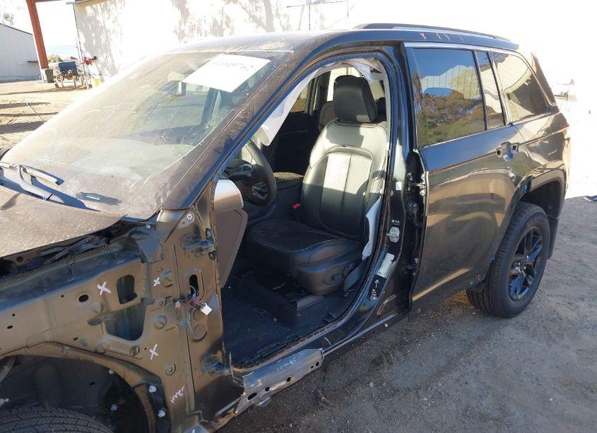 Photo 6 of 2023 Jeep Grand CHEROKEE LIMITED 4X4 (VIN 1C4RJHBG9PC645381)