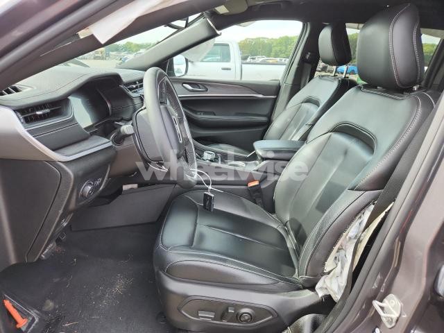 Photo 3 of 2024 JEEP GRAND CHEROKEE LIMITED (VIN 1C4RJHBG9R8620857)