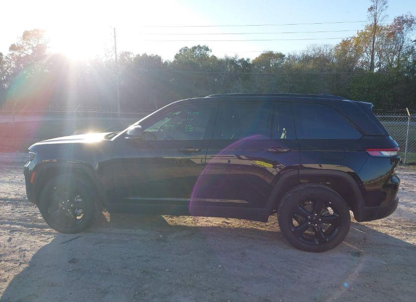 Photo 14 of 2024 Jeep Grand CHEROKEE LIMITED 4X4 (VIN 1C4RJHBG9RC141755)