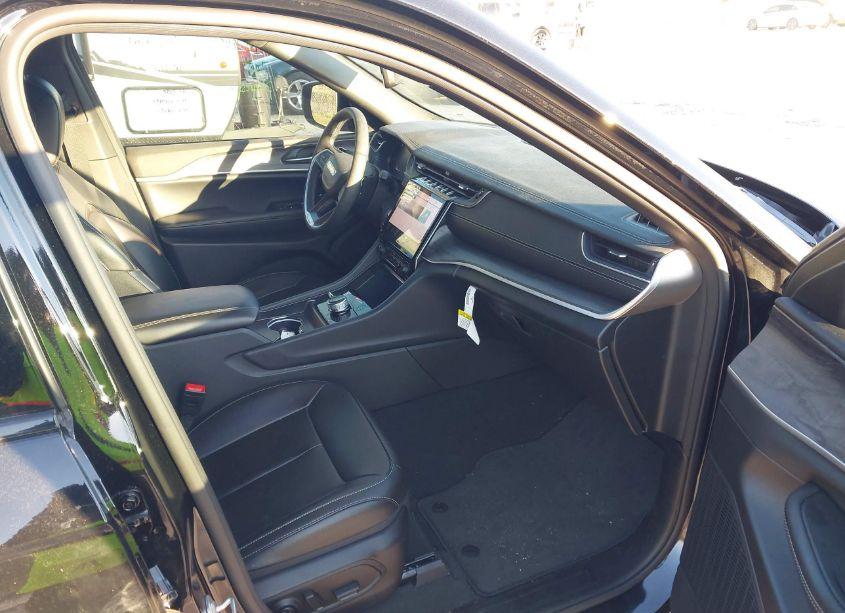 Photo 5 of 2024 Jeep Grand CHEROKEE LIMITED 4X4 (VIN 1C4RJHBG9RC141755)