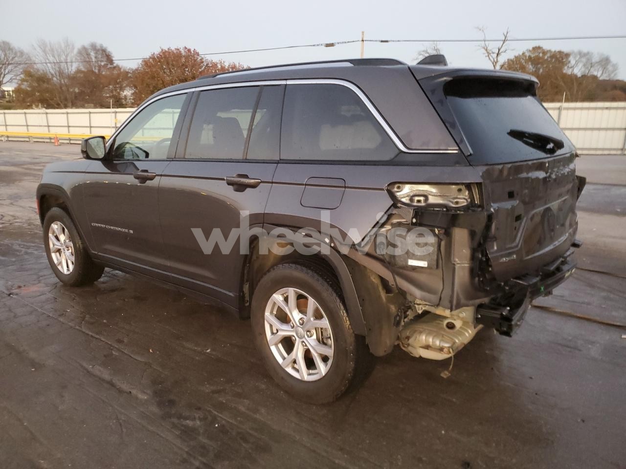 Photo 2 of 2022 JEEP GRAND CHEROKEE LIMITED (VIN 1C4RJHBGXN8578774)