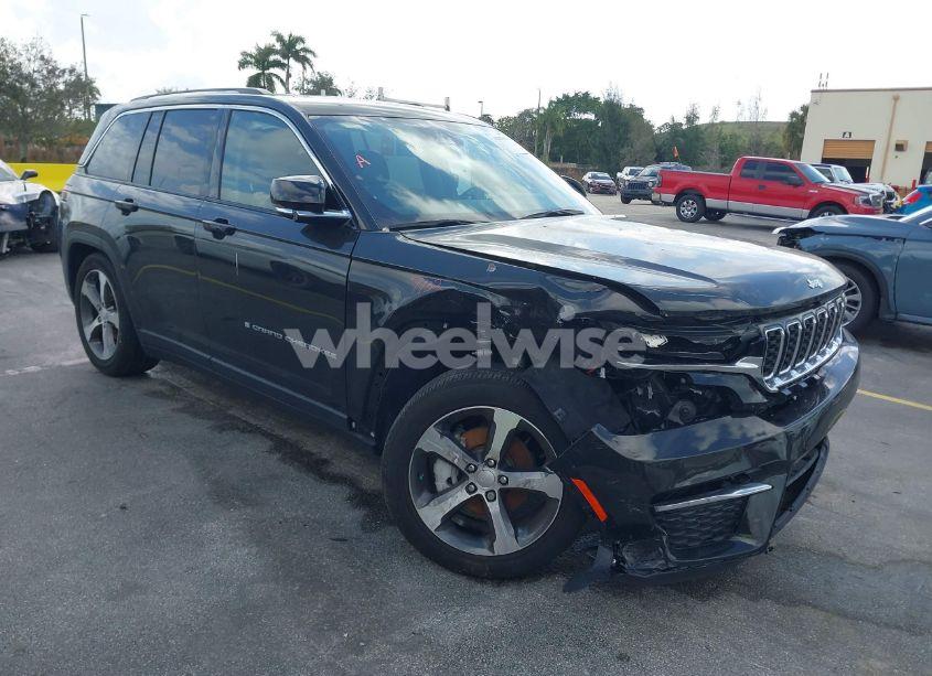 2023 Jeep Grand CHEROKEE LIMITED 4X4 (VIN 1C4RJHBGXP8766245) main photo