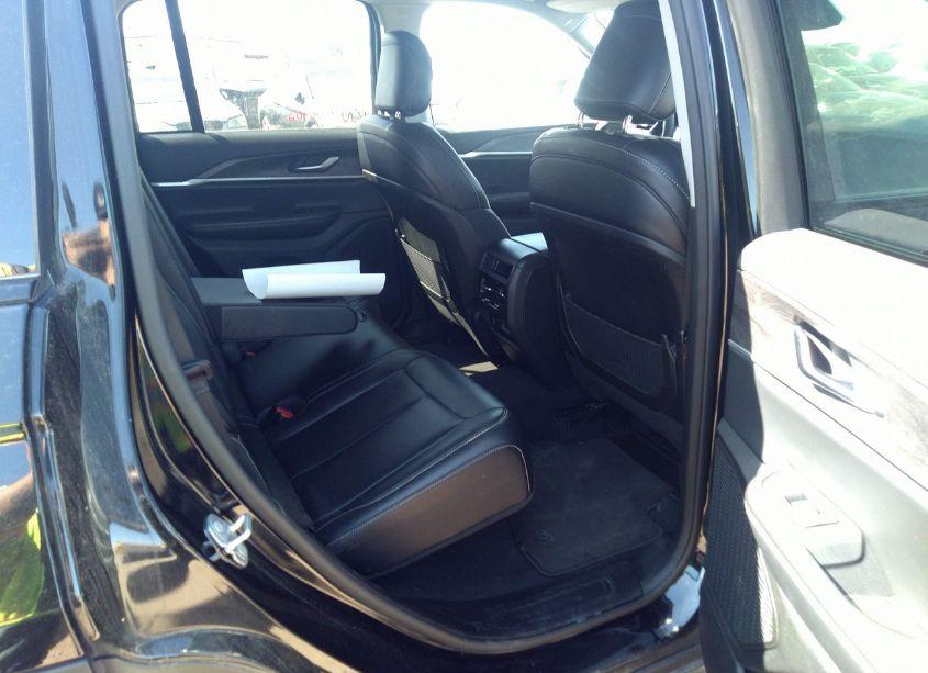 Photo 8 of 2023 Jeep Grand CHEROKEE LIMITED 4X4 (VIN 1C4RJHBGXPC500902)