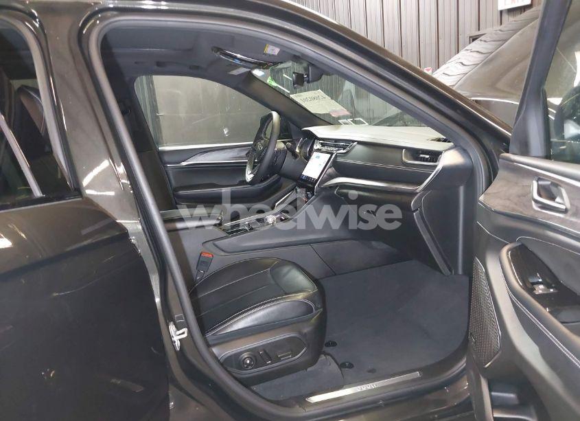 Photo 5 of 2023 Jeep Grand CHEROKEE OVERLAND 4X4 (VIN 1C4RJHDG0P8701157)