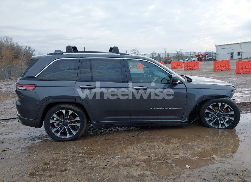 Photo 13 of 2022 Jeep Grand CHEROKEE OVERLAND 4X4 (VIN 1C4RJHDG1N8605700)