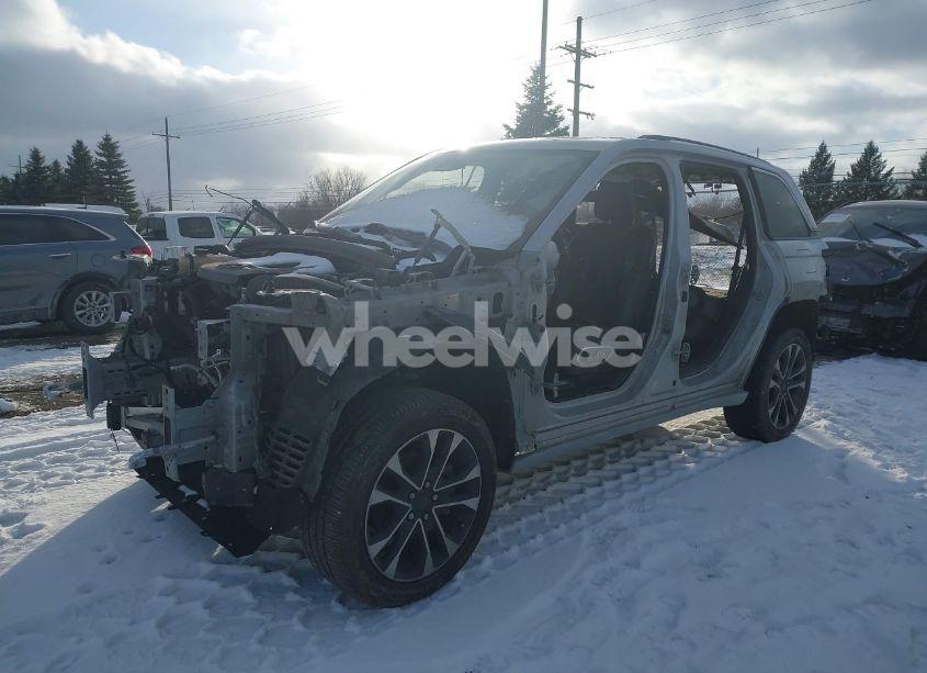 Photo 2 of 2022 Jeep Grand CHEROKEE OVERLAND 4X4 (VIN 1C4RJHDG1N8606751)
