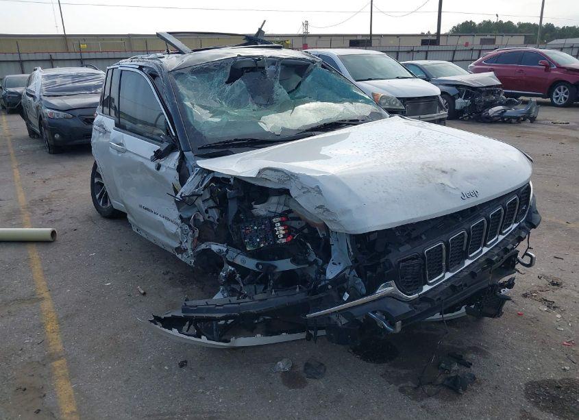 2022 Jeep Grand CHEROKEE OVERLAND 4X4 (VIN 1C4RJHDG3N8635796) main photo