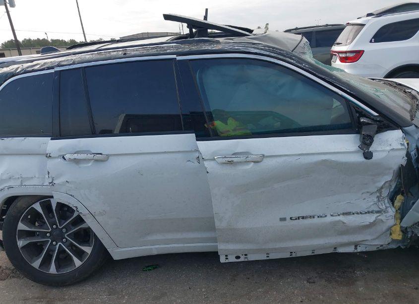 Photo 13 of 2022 Jeep Grand CHEROKEE OVERLAND 4X4 (VIN 1C4RJHDG3N8635796)