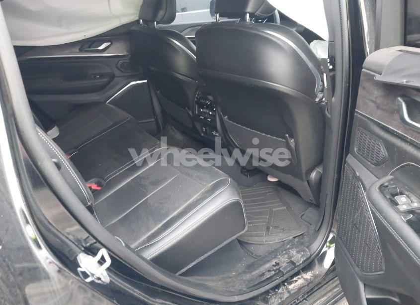 Photo 8 of 2023 Jeep Grand CHEROKEE OVERLAND (VIN 1C4RJHDG5PC519029)