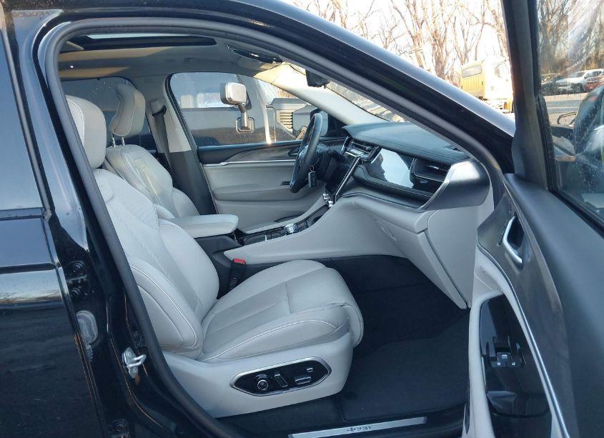 Photo 5 of 2023 Jeep Grand CHEROKEE OVERLAND 4X4 (VIN 1C4RJHDG9PC505599)