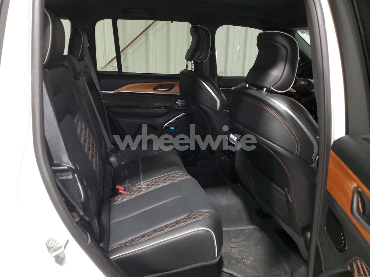 Photo 11 of 2022 JEEP GRAND CHEROKEE SUMMIT (VIN 1C4RJHEG5N8636222)