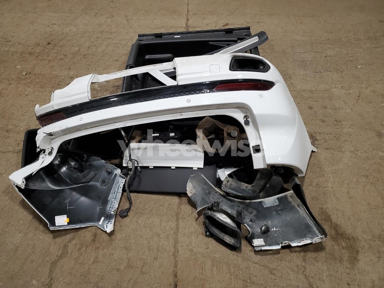 Photo 13 of 2022 JEEP GRAND CHEROKEE SUMMIT (VIN 1C4RJHEG5N8636222)