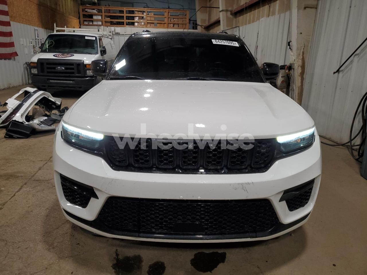 Photo 5 of 2022 JEEP GRAND CHEROKEE SUMMIT (VIN 1C4RJHEG5N8636222)