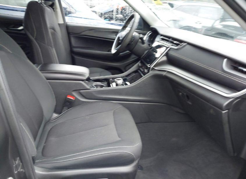 Photo 5 of 2023 Jeep Grand CHEROKEE L LAREDO 4X2 (VIN 1C4RJJAG0P8856156)