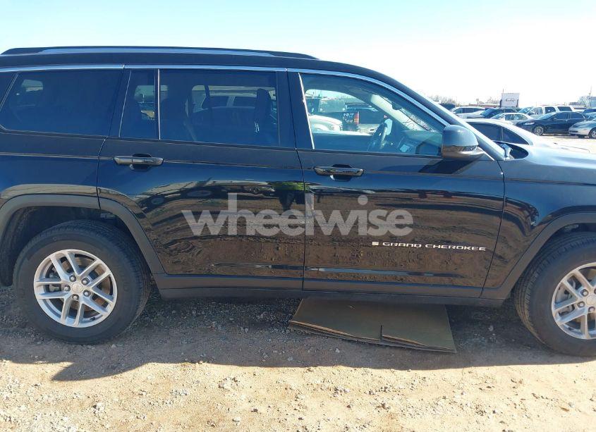 Photo 13 of 2023 Jeep Grand CHEROKEE L LAREDO 4X2 (VIN 1C4RJJAG2P8883620)