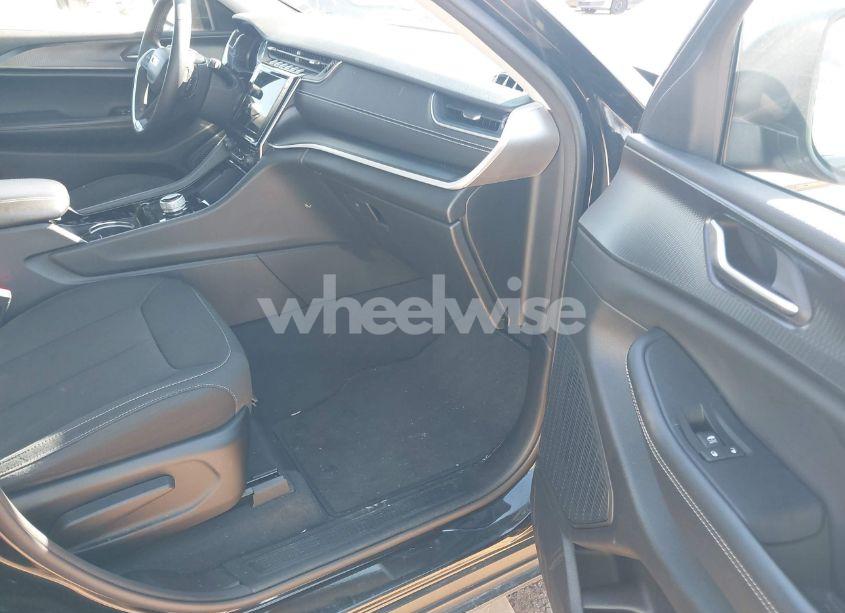 Photo 5 of 2023 Jeep Grand CHEROKEE L LAREDO 4X2 (VIN 1C4RJJAG2P8883620)