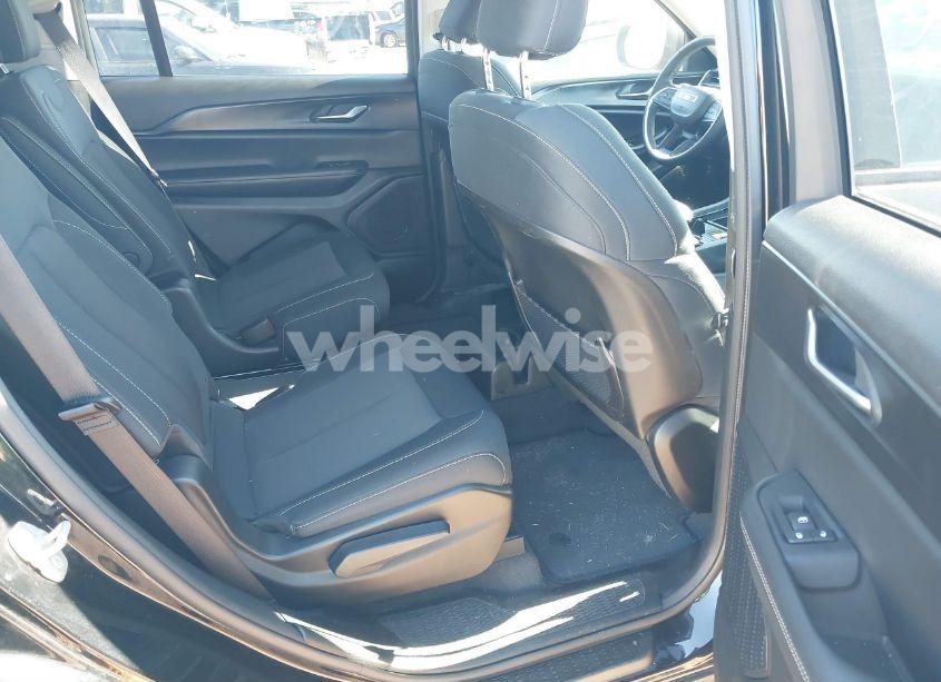 Photo 8 of 2023 Jeep Grand CHEROKEE L LAREDO 4X2 (VIN 1C4RJJAG2P8883620)