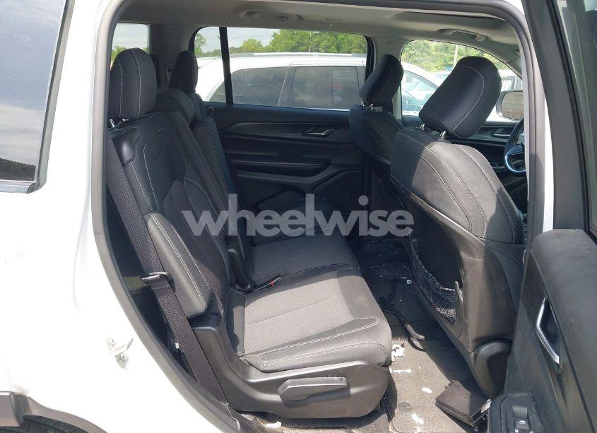 Photo 8 of 2023 Jeep Grand CHEROKEE L LAREDO 4X2 (VIN 1C4RJJAG3P8856636)