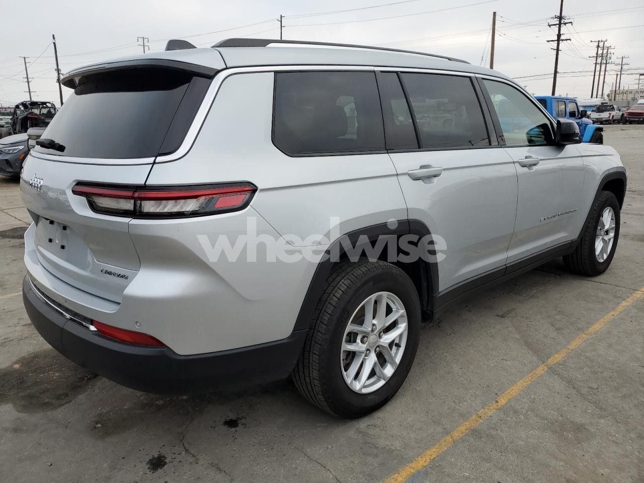 Photo 3 of 2023 JEEP GRAND CHEROKEE L LAREDO (VIN 1C4RJJAG5P8912043)