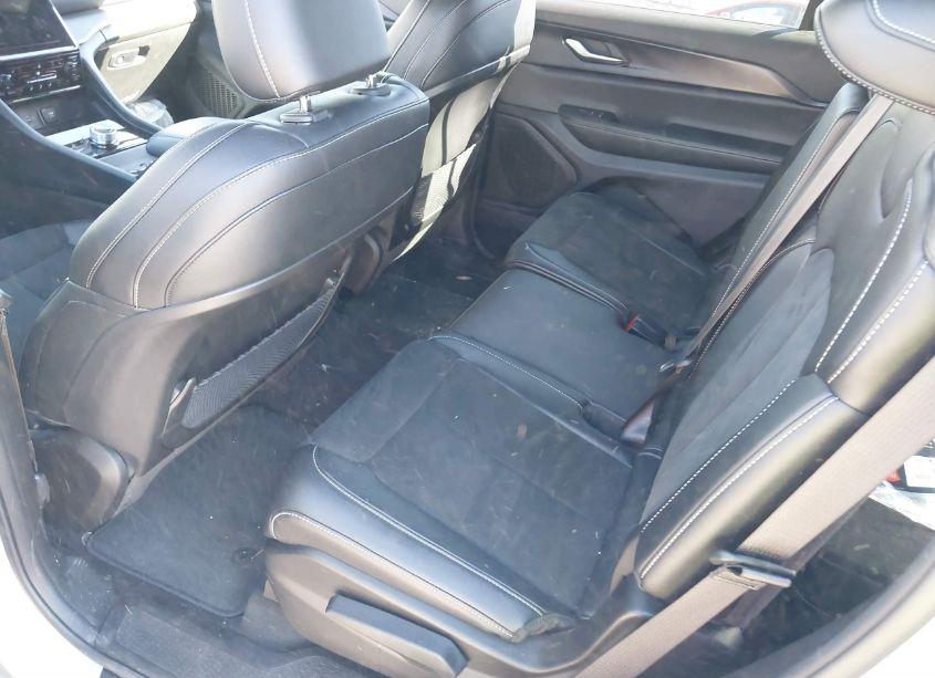 Photo 8 of 2023 Jeep Grand CHEROKEE L ALTITUDE 4X2 (VIN 1C4RJJAG7P8901447)