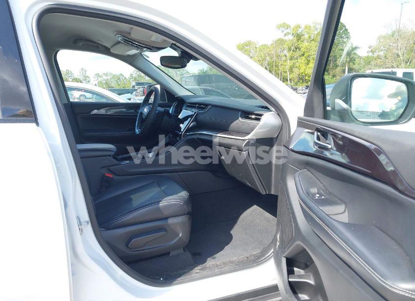 Photo 5 of 2023 Jeep Grand CHEROKEE L LAREDO 4X2 (VIN 1C4RJJAG8P8790570)