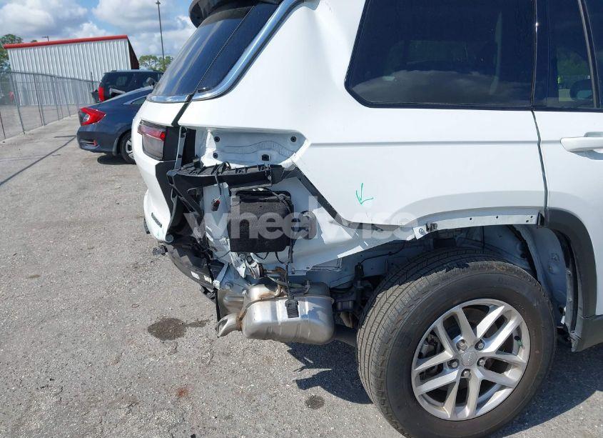 Photo 6 of 2023 Jeep Grand CHEROKEE L LAREDO 4X2 (VIN 1C4RJJAG8P8790570)