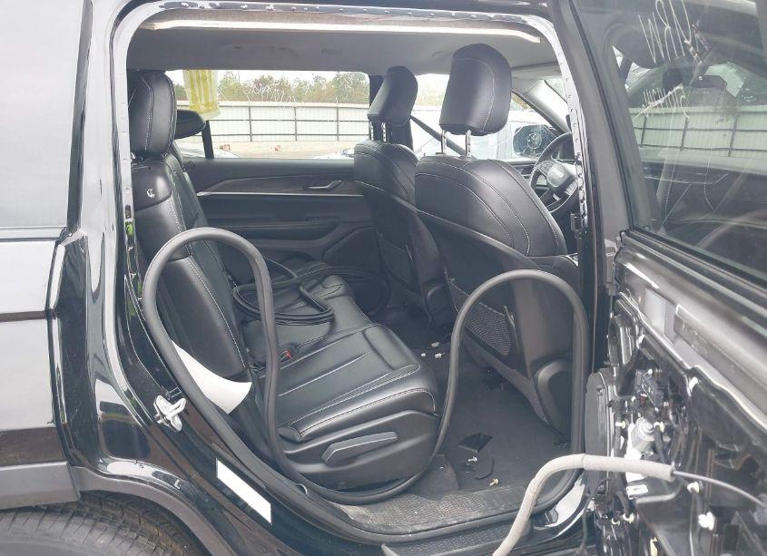 Photo 8 of 2023 Jeep Grand CHEROKEE L LIMITED 4X2 (VIN 1C4RJJBG4P8783548)