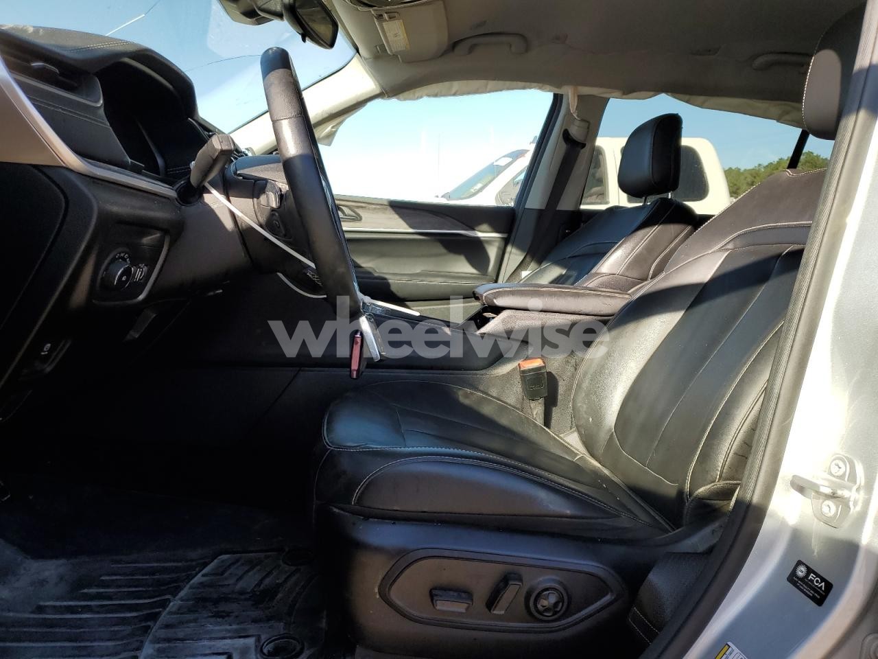 Photo 7 of 2022 JEEP GRAND CHEROKEE L LIMITED (VIN 1C4RJJBG5N8608576)