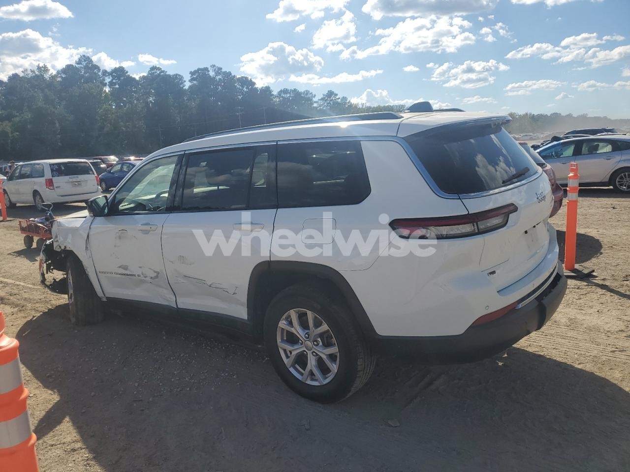 Photo 2 of 2022 JEEP GRAND CHEROKEE L LIMITED (VIN 1C4RJJBG8N8537311)
