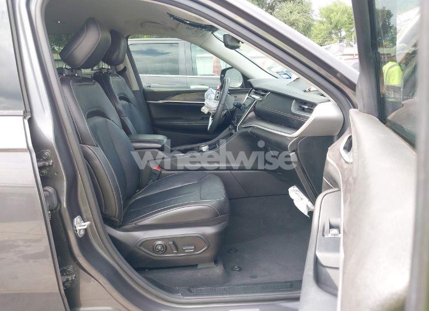 Photo 5 of 2023 Jeep Grand CHEROKEE L LIMITED 4X2 (VIN 1C4RJJBG8P8746051)