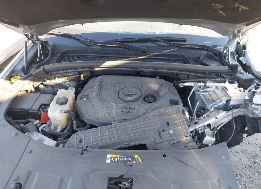 Photo 10 of 2023 Jeep Grand CHEROKEE L OVERLAND 4X2 (VIN 1C4RJJDG4P8703940)