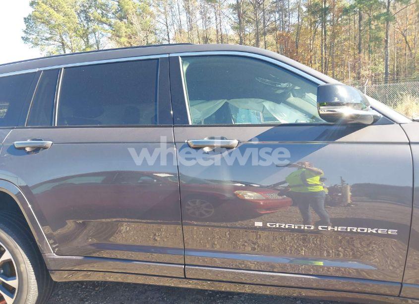 Photo 14 of 2022 Jeep Grand CHEROKEE L OVERLAND 4X2 (VIN 1C4RJJDG6N8570854)