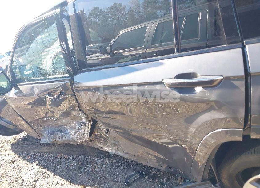 Photo 15 of 2022 Jeep Grand CHEROKEE L OVERLAND 4X2 (VIN 1C4RJJDG6N8570854)