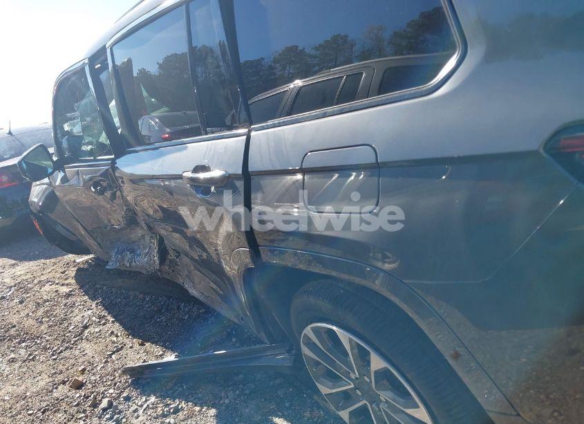 Photo 18 of 2022 Jeep Grand CHEROKEE L OVERLAND 4X2 (VIN 1C4RJJDG6N8570854)