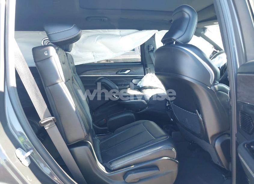 Photo 8 of 2022 Jeep Grand CHEROKEE L OVERLAND 4X2 (VIN 1C4RJJDG6N8570854)