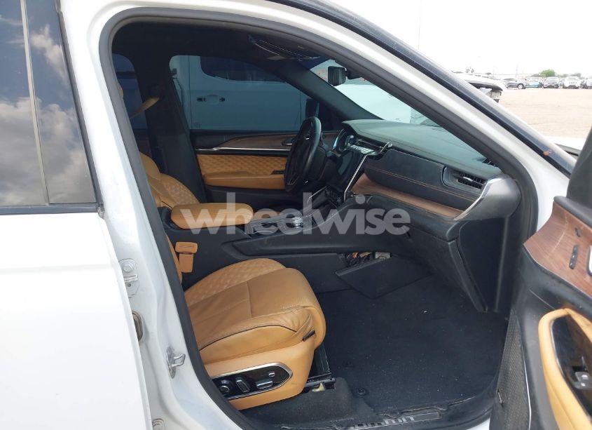 Photo 5 of 2023 Jeep Grand CHEROKEE L SUMMIT 4X2 (VIN 1C4RJJEG3P8706777)