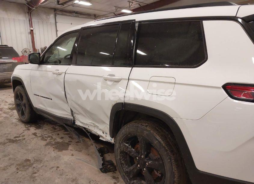 Photo 18 of 2023 Jeep Grand CHEROKEE L ALTITUDE 4X4 (VIN 1C4RJKAG0P8799799)