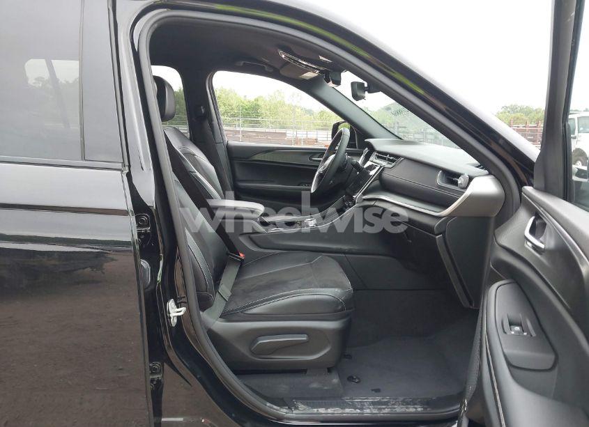 Photo 5 of 2023 Jeep Grand CHEROKEE L ALTITUDE 4X4 (VIN 1C4RJKAG0P8828301)